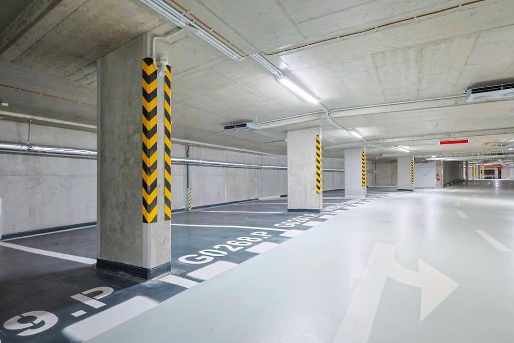 Danubius One - Spacious Apartment W Free Parking Bratislava Luaran gambar