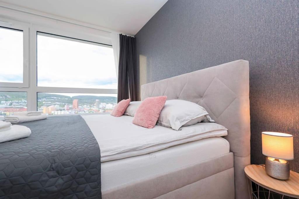 Danubius One - Spacious Apartment W Free Parking Bratislava Luaran gambar